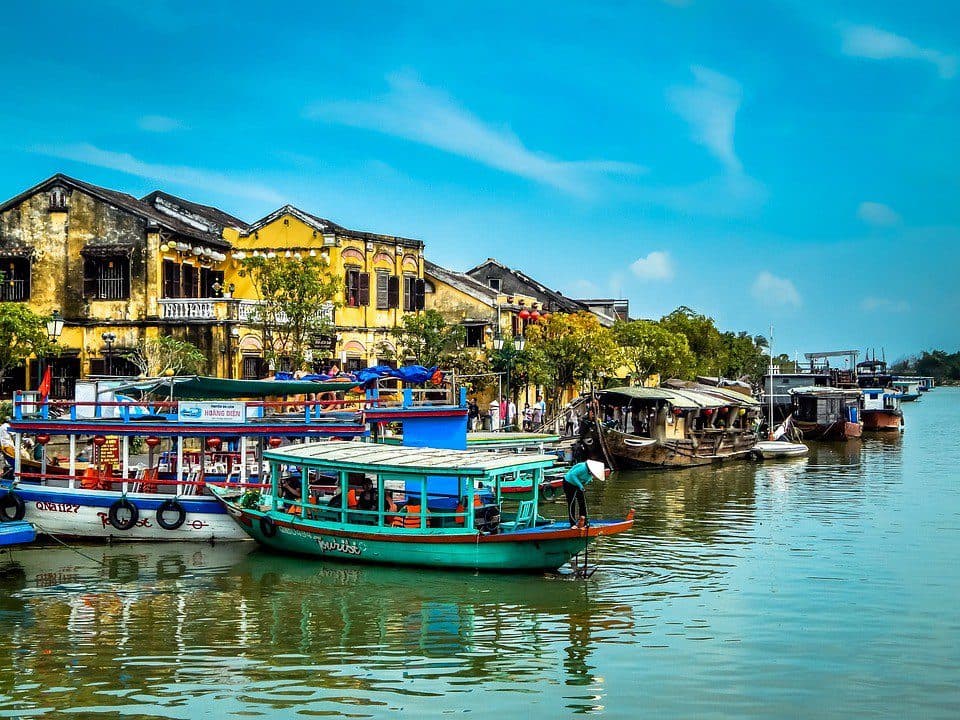 10 Steps to Ethical Travel: How to Be a Better Traveller in 2025