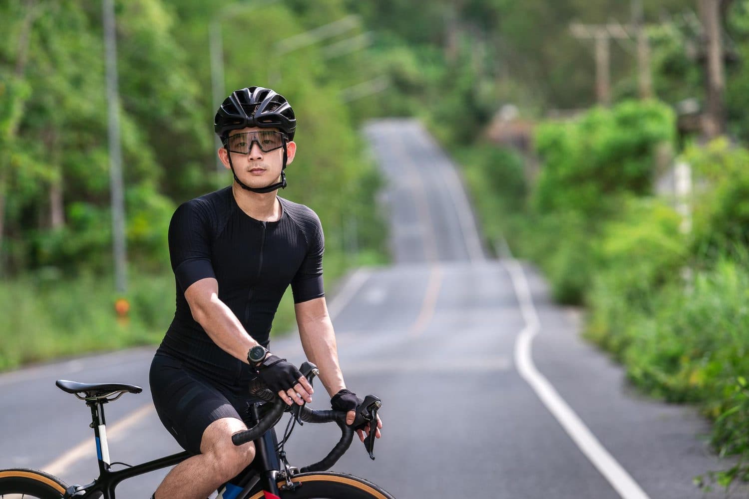 Long Cycling Tips: Essential Strategies for Endurance & Comfort