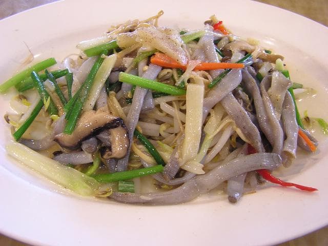 Sa Sung: Vietnam’s Exotic Sea Worm Delicacy You Need to Try