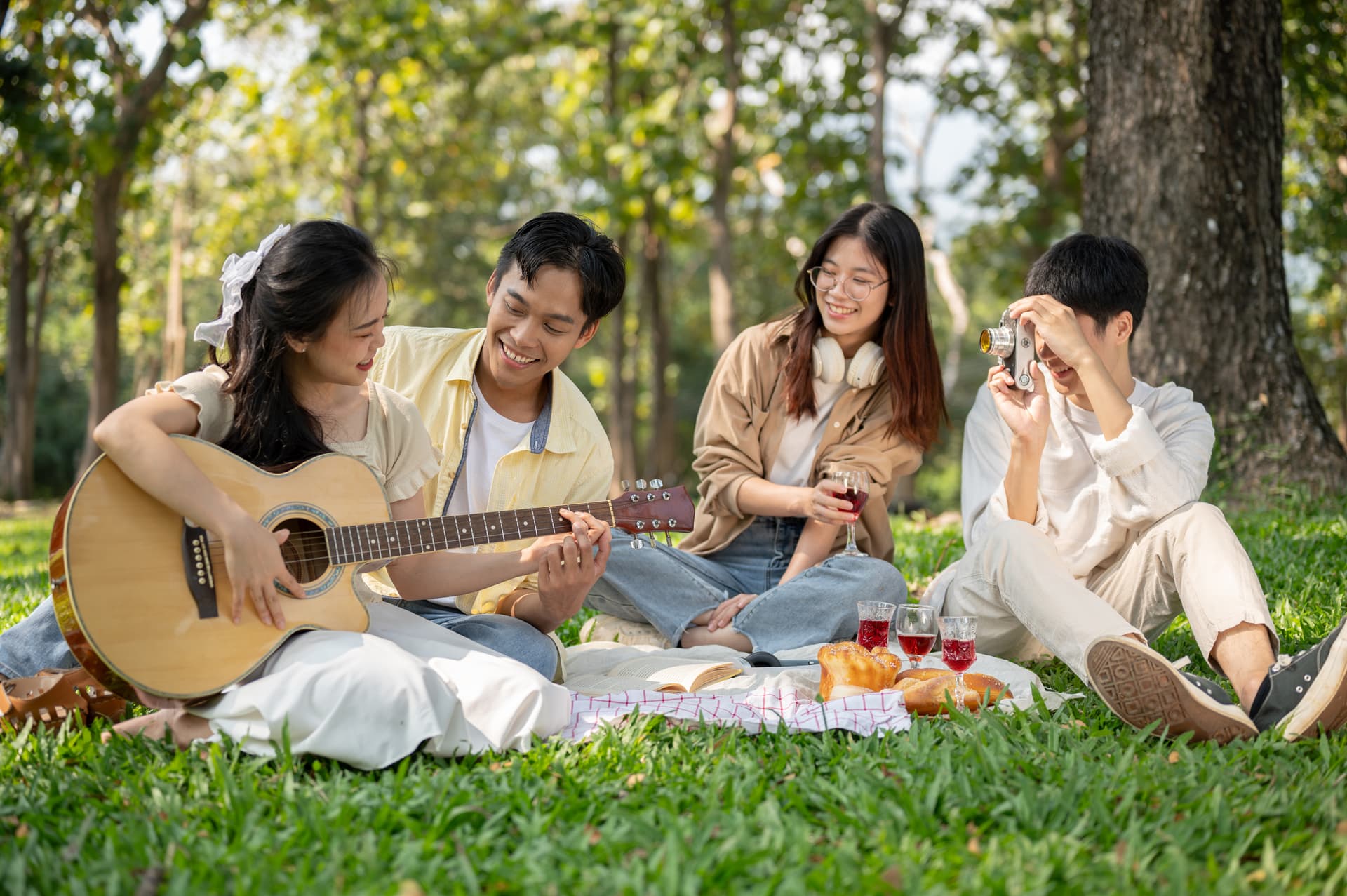 Blankets, Baskets & Breathing Room: The Mental Health Benefits of Picnics