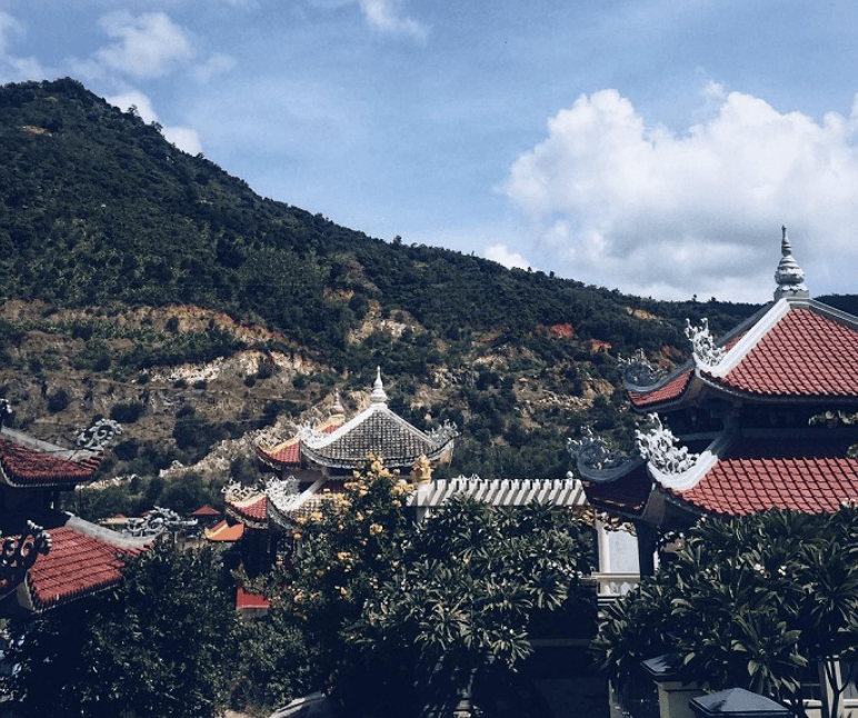 Chùa Tòng Lâm Lô Sơn (Chùa Đá Lố)