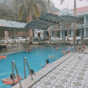 Bể bơi khoáng nóng Thanh Luông