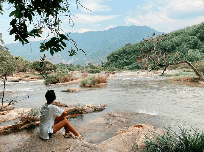 Điểm camping Suối đá Giăng - Cam Lâm - Khánh Hòa