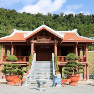 Khu di tích lịch sử kháng chiến chống Pháp rừng bản Nhọt