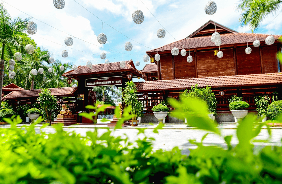 Nhà sàn gỗ Lim Him Lam