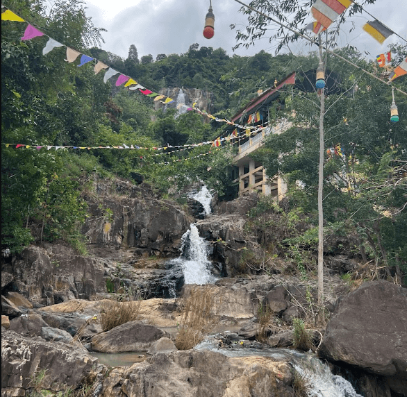 Thác Bình An Waterfall