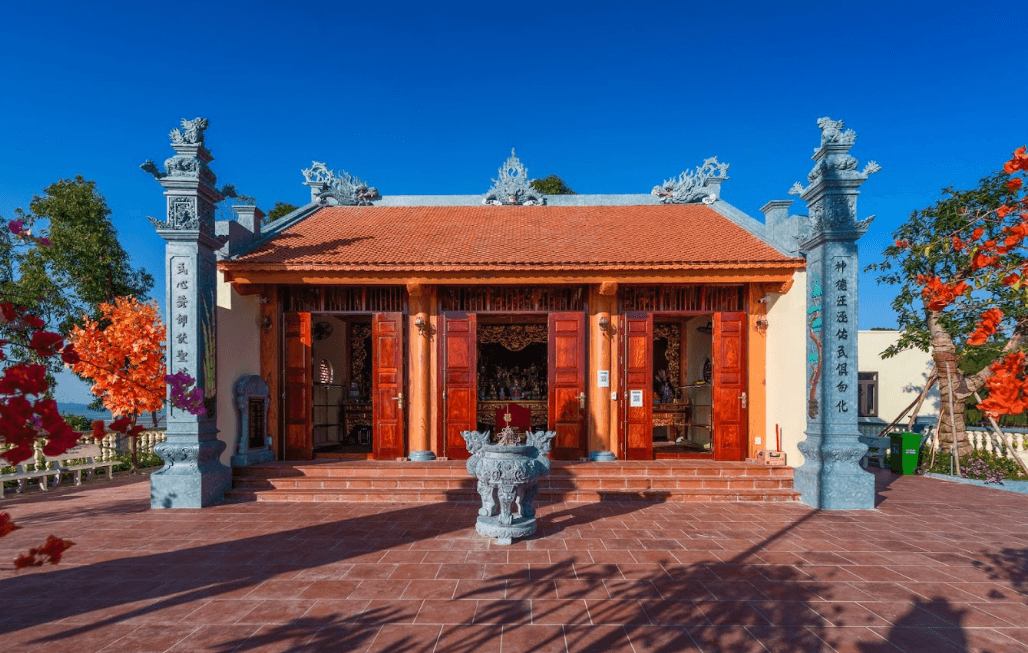 Đền Mẫu - Vân Đồn - Quảng Ninh