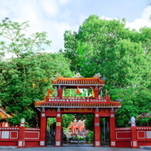 Trường THPT chuyên Quốc Học Huế