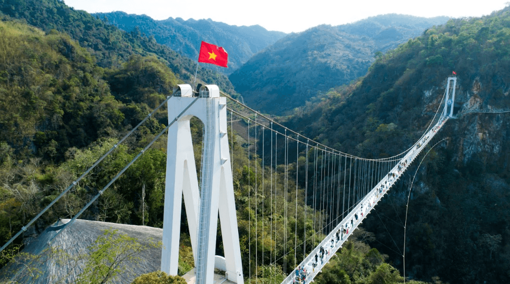Cầu kính Bạch Long - Mộc Châu - Sơn La
