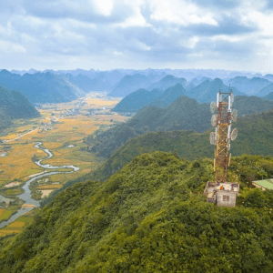 Hiking Đỉnh Nà Lay