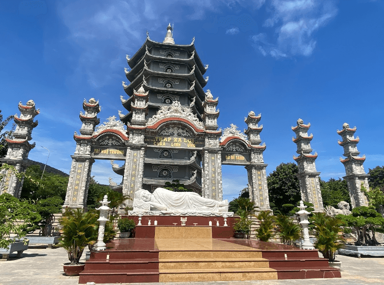 Tháp Xá Lợi