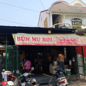 Bún Bò Mụ Rơi (Bui Tre Vàng)