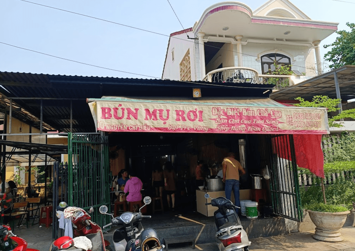 Bún Bò Mụ Rơi (Bui Tre Vàng)