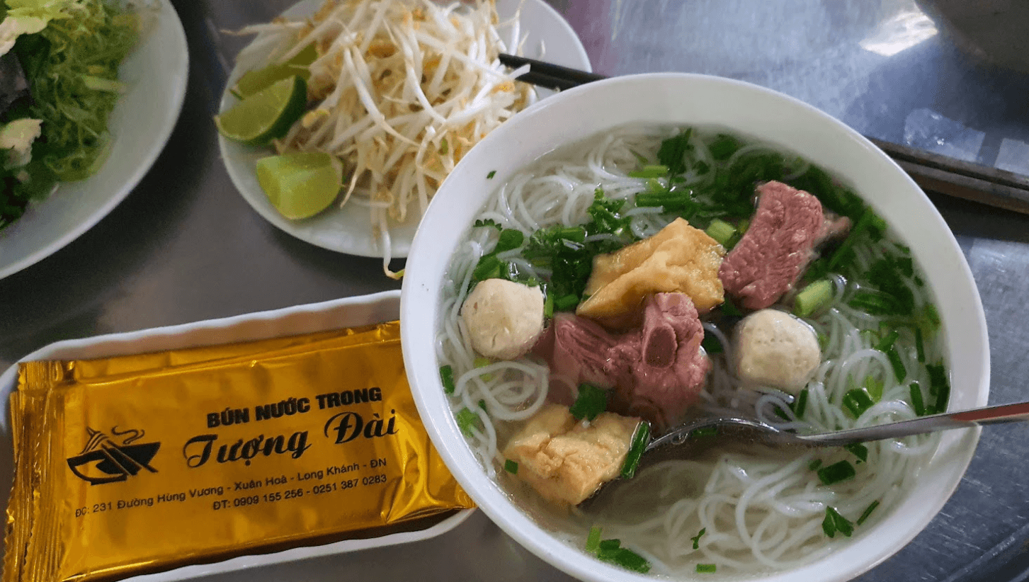 Bún Nước Trong - TƯỢNG ĐÀI