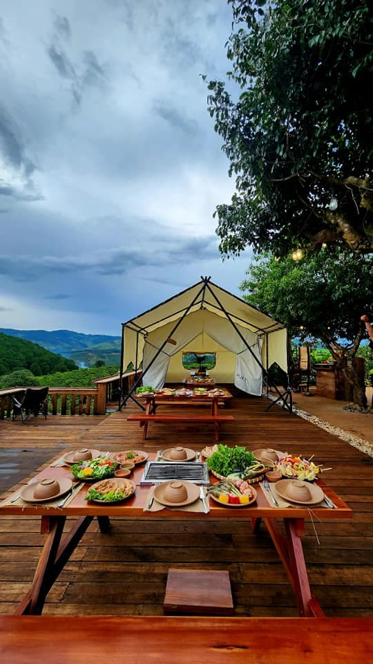 An Village & Campsite