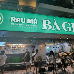 Rau Má Bà Già