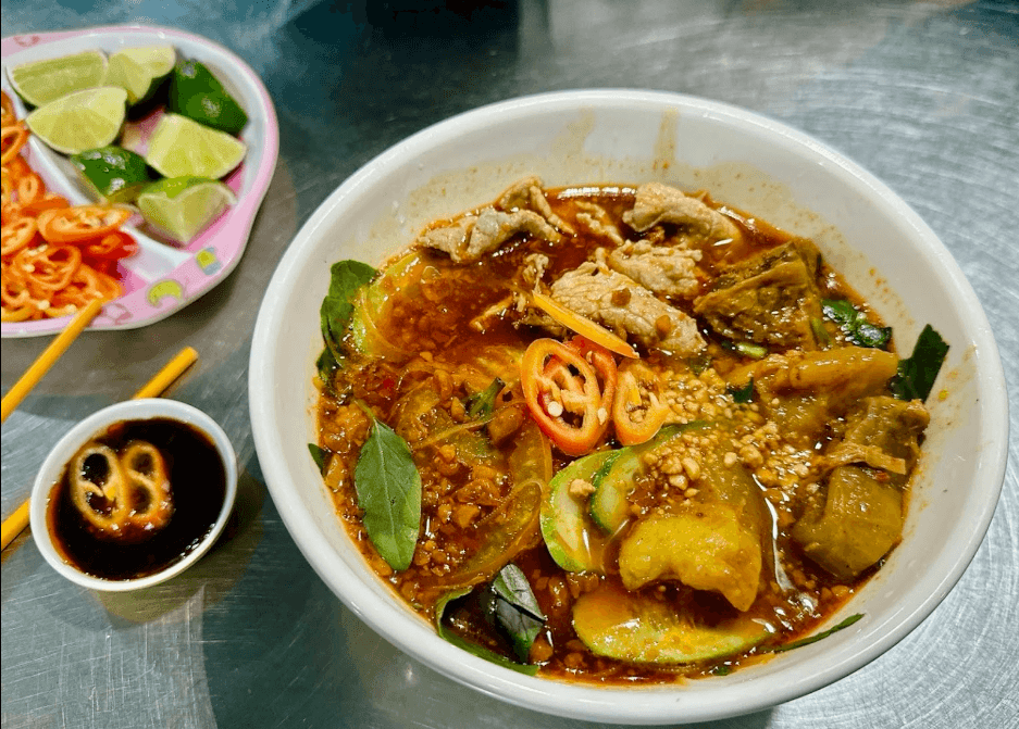 Hủ tíu Satế Trưng Trắc Mỹ Tho