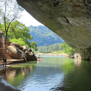 Bến thuyền Phong Nha