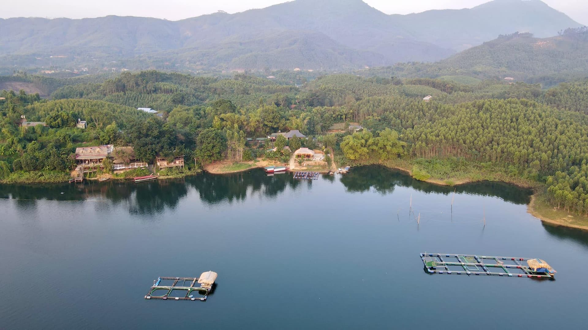 Vụ Tịch Lakeview Homestay Vũ Linh