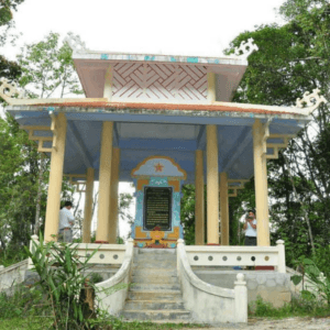 Bia di tích Chiến thắng Sân bay Abiah