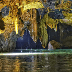 Động Hang Va (Hang Va Cave)