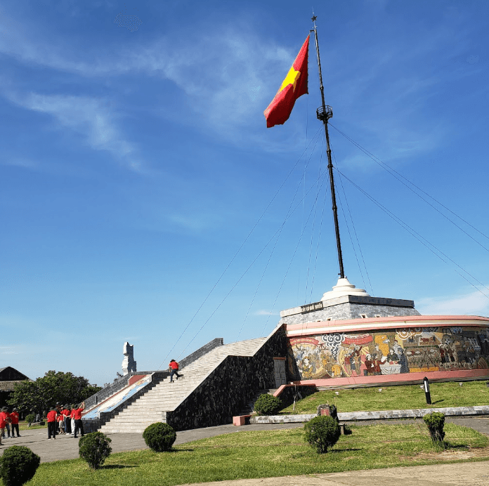Cột Cờ Giới Tuyến Hiền Lương - Gio Linh - Quảng Trị