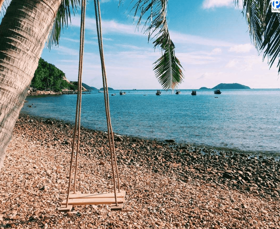 Bãi Sỏi Beach, Nam Du Island