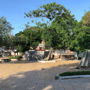 Công Viên phường Đức Long (cổng chữ Y)