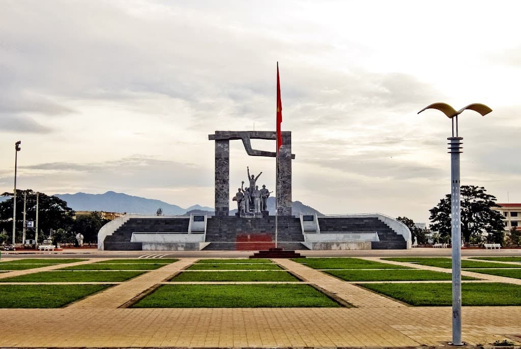 Quảng trường Thành Phố Phan Rang - Tháp Chàm