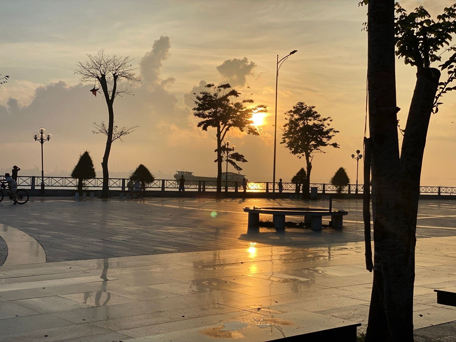 Bờ Kè sông Hậu