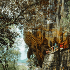 Bãi xe khu du lịch Thạch Động - Hà Tiên - Kiên Giang