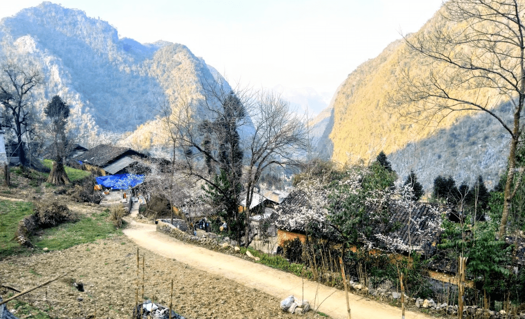 Thôn Lũng Cẩm Dưới - Đồng Văn - Hà Giang