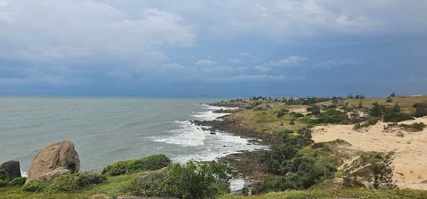Cung chạy dọc bờ biển Mũi Né