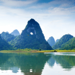 Núi Thủng Lũng Phiac - Trùng Khánh - Cao Bằng