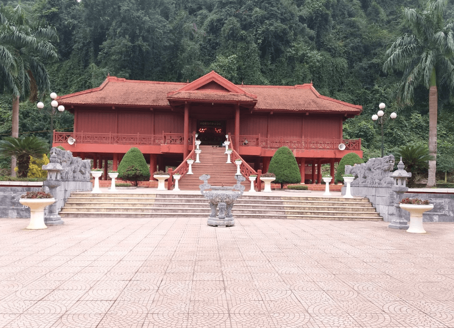 Nhà Tưởng Niệm - Thạch An - Cao Bằng
