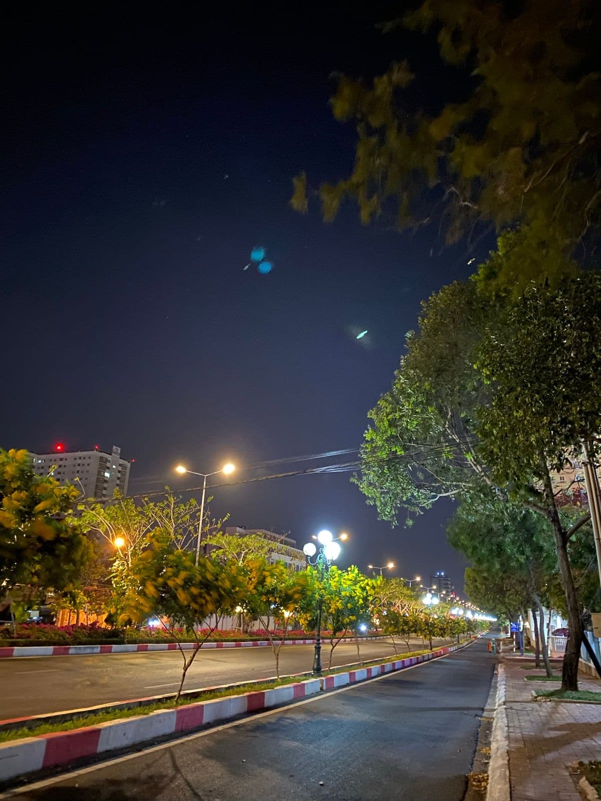 Đường Xô Viết Nghệ Tĩnh - Thùy Vân - Thi Sách