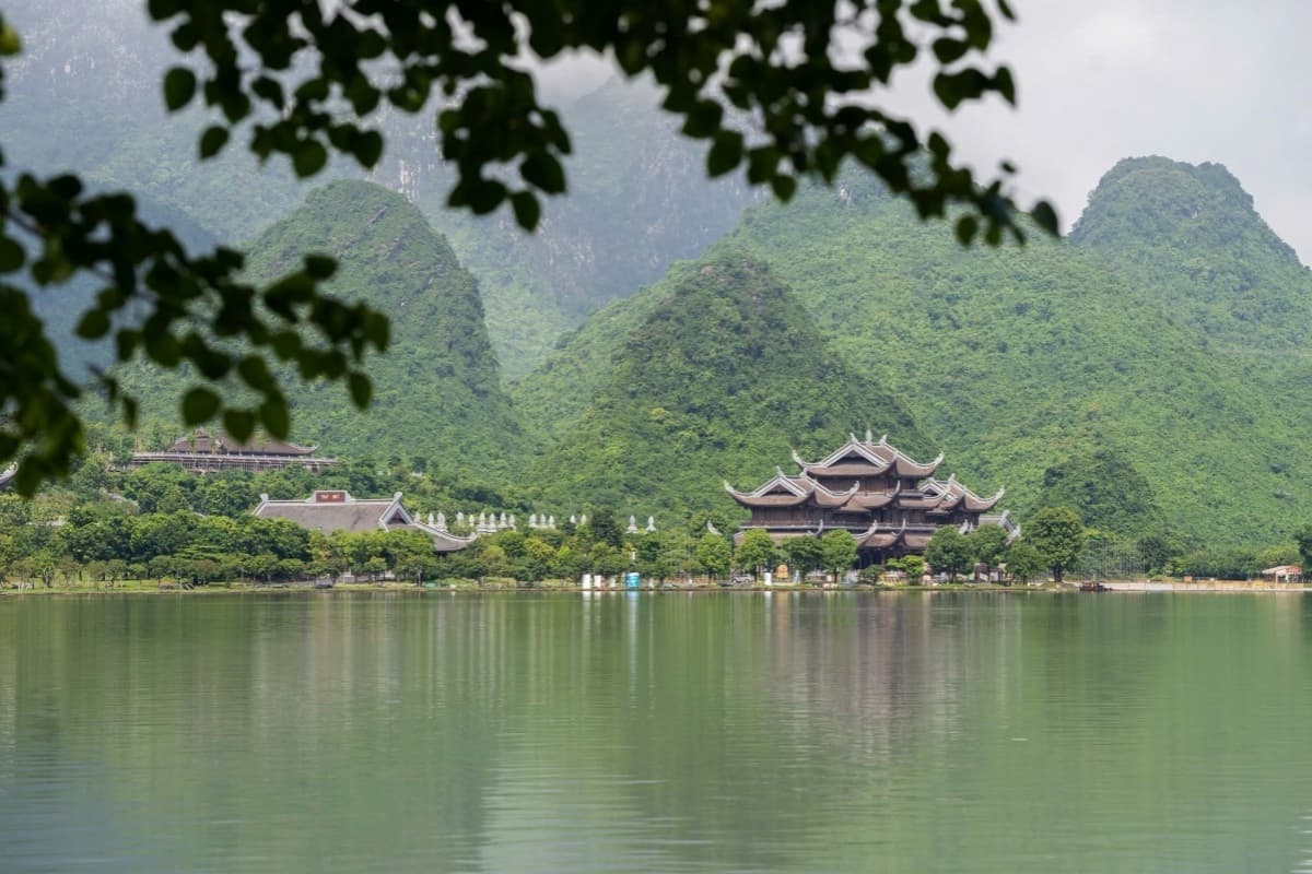 Heritage Trails in Ninh Binh: Echoes of Stone Along Vietnam’s Sacred Landscapes