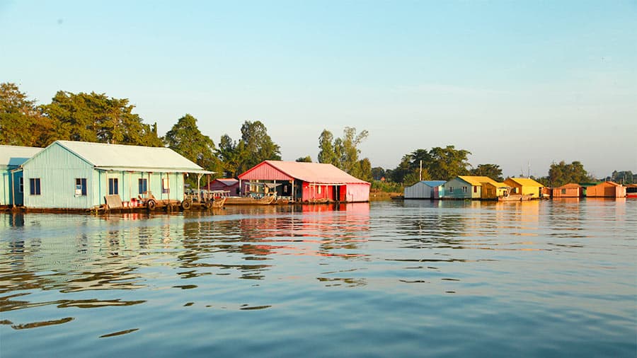 Life on the Mekong River: Unforgettable Moments from Vietnam’s Floating Villages