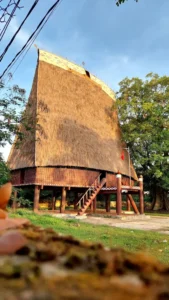 Nhà Rông Konklor Kon Tum