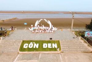 Bãi biển cồn Đen