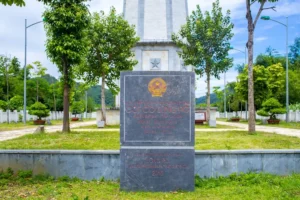 Cột cờ Lũng Pô