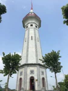 Cột cờ Lũng Pô