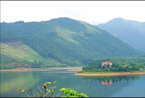 Hồ Vân Trục