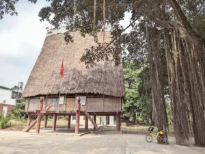 Nhà Rông Kon Rơ Wang