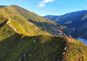 Sống Lạc Đà Tà Xùa