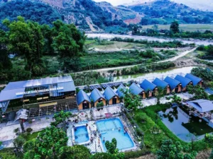 Suối khoáng nóng bản Hốc Văn Chấn