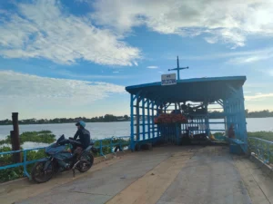 Bến phà Hòa Lạc