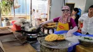 Lò hủ tiếu Quê Tôi