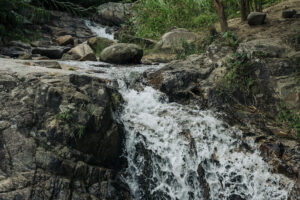 Suối Đá Hòa Bình