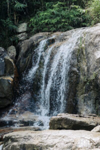 Suối Đá Hòa Bình